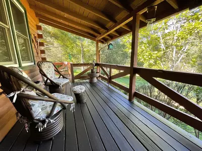 Grumpy Bear Cabin 19