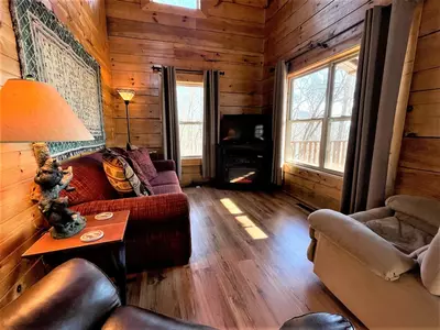 Hillside Hideaway 7