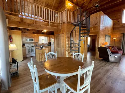 Hillside Hideaway 9