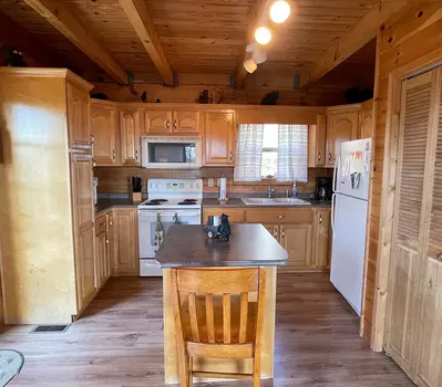 Hillside Hideaway 10