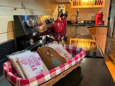 Red Door Cabin 9