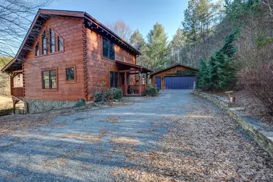 Nana's Creekside 21