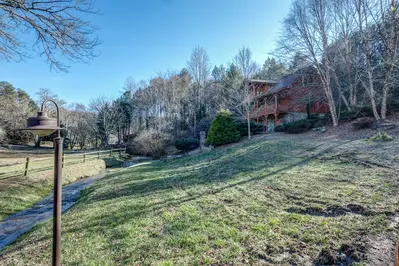 Nana's Creekside 23