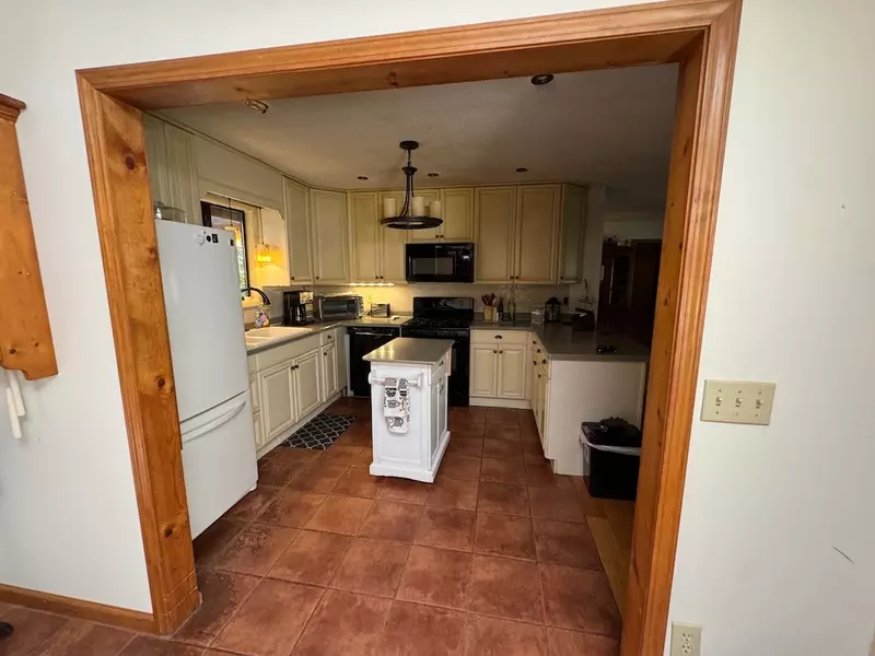 Long Term Rental - #675 Kitchen