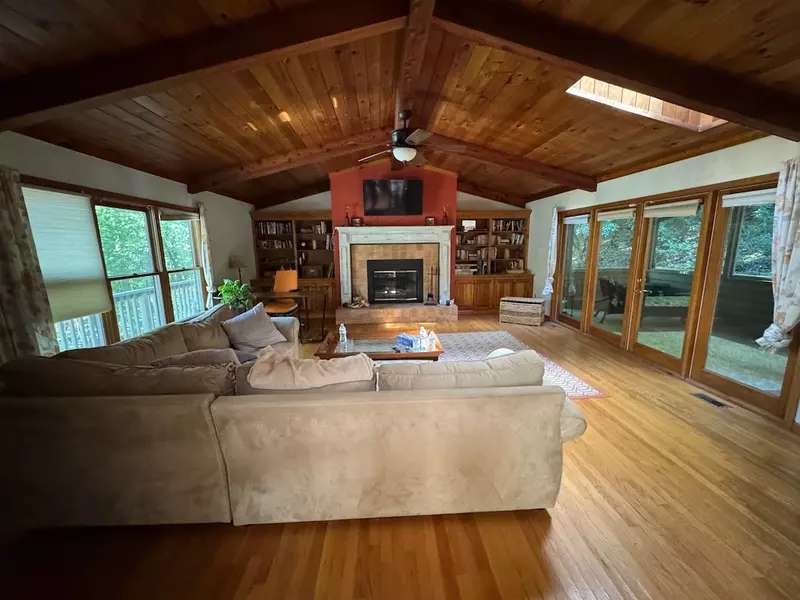Long Term Rental - #675 Living Room
