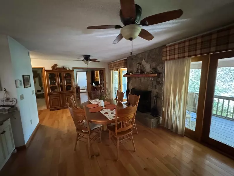 Long Term Rental - #675 Dining Room