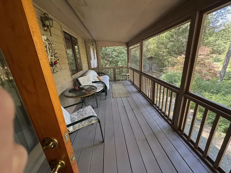 Long Term Rental - #675 Screened in porch