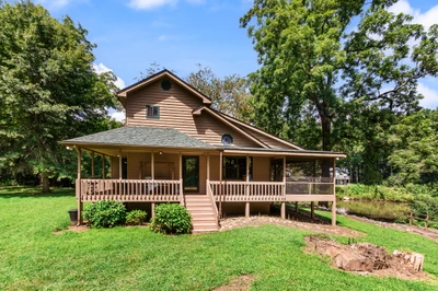 Almost Heaven-Riverfront Getaway