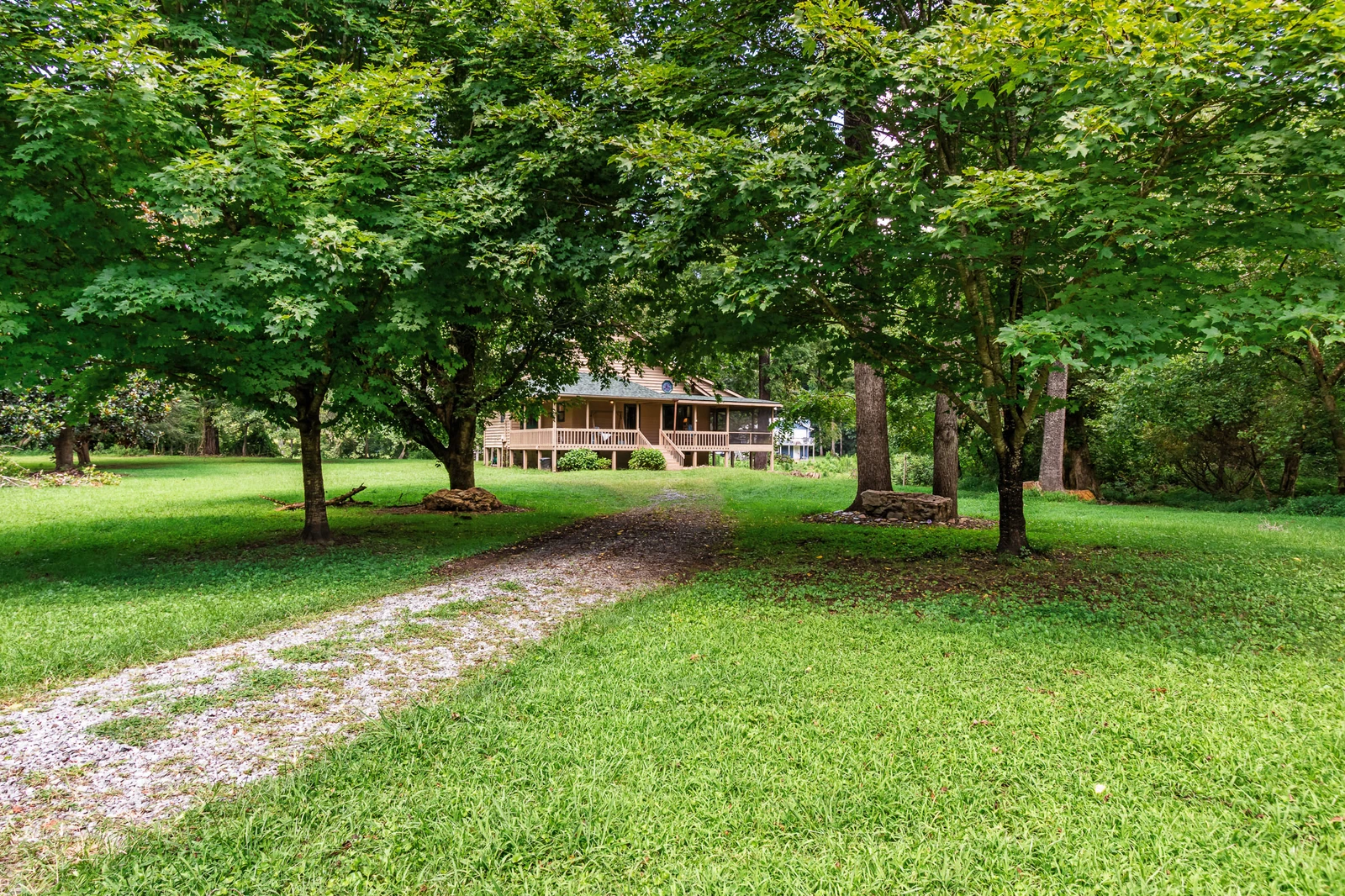 Almost Heaven-Riverfront Getaway
