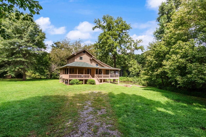 Almost Heaven-Riverfront Getaway