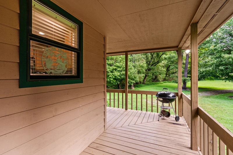 Almost Heaven-Riverfront Getaway