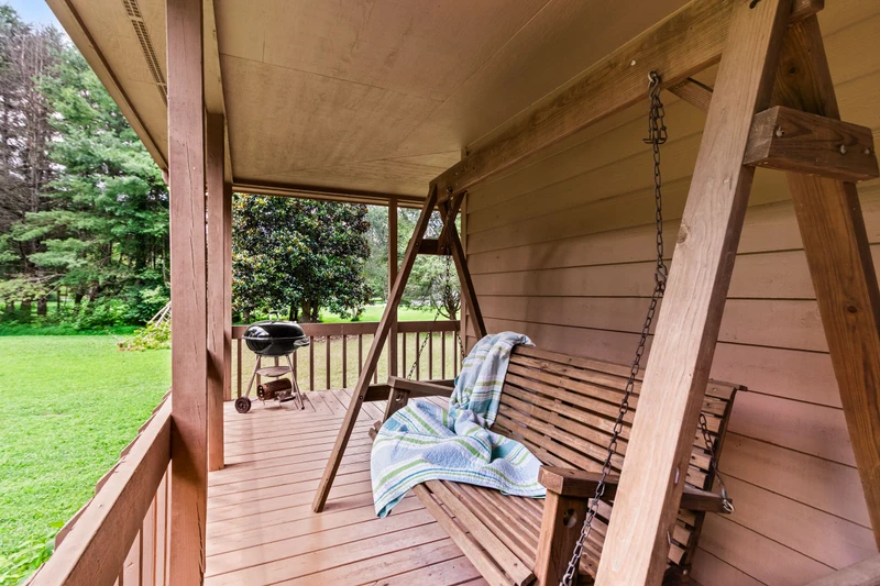 Almost Heaven-Riverfront Getaway
