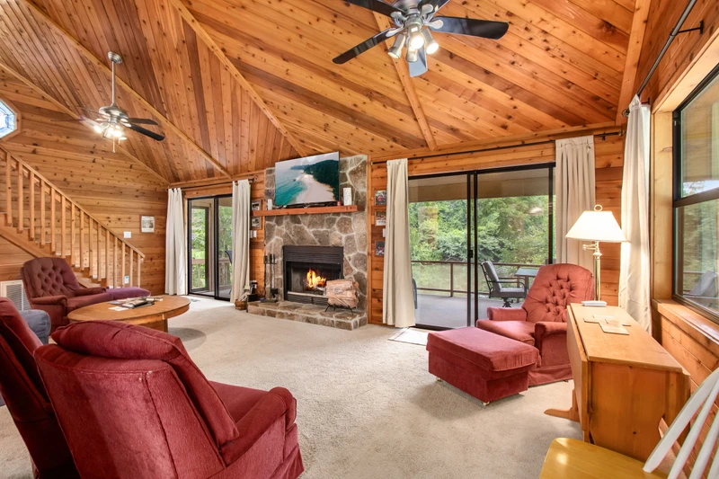 Almost Heaven-Riverfront Getaway