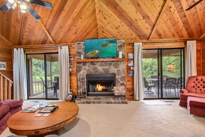 Almost Heaven-Riverfront Getaway