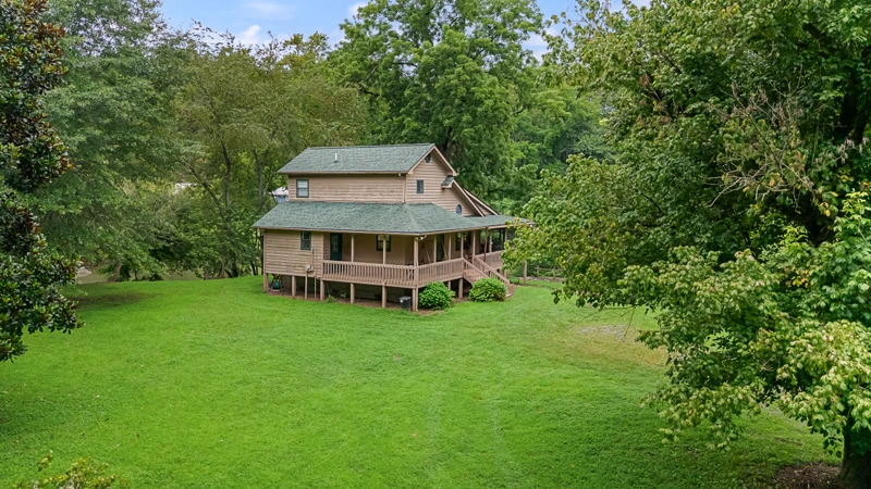 Almost Heaven-Riverfront Getaway