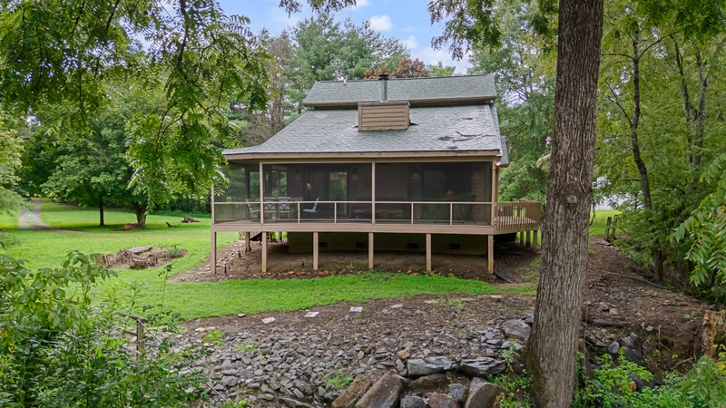 Almost Heaven-Riverfront Getaway