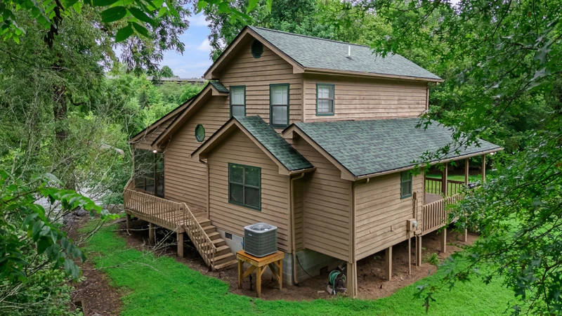 Almost Heaven-Riverfront Getaway