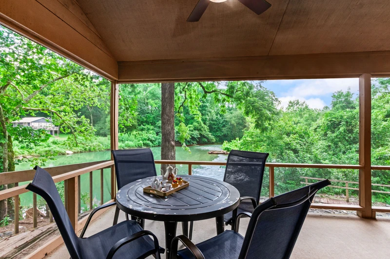 Almost Heaven-Riverfront Getaway
