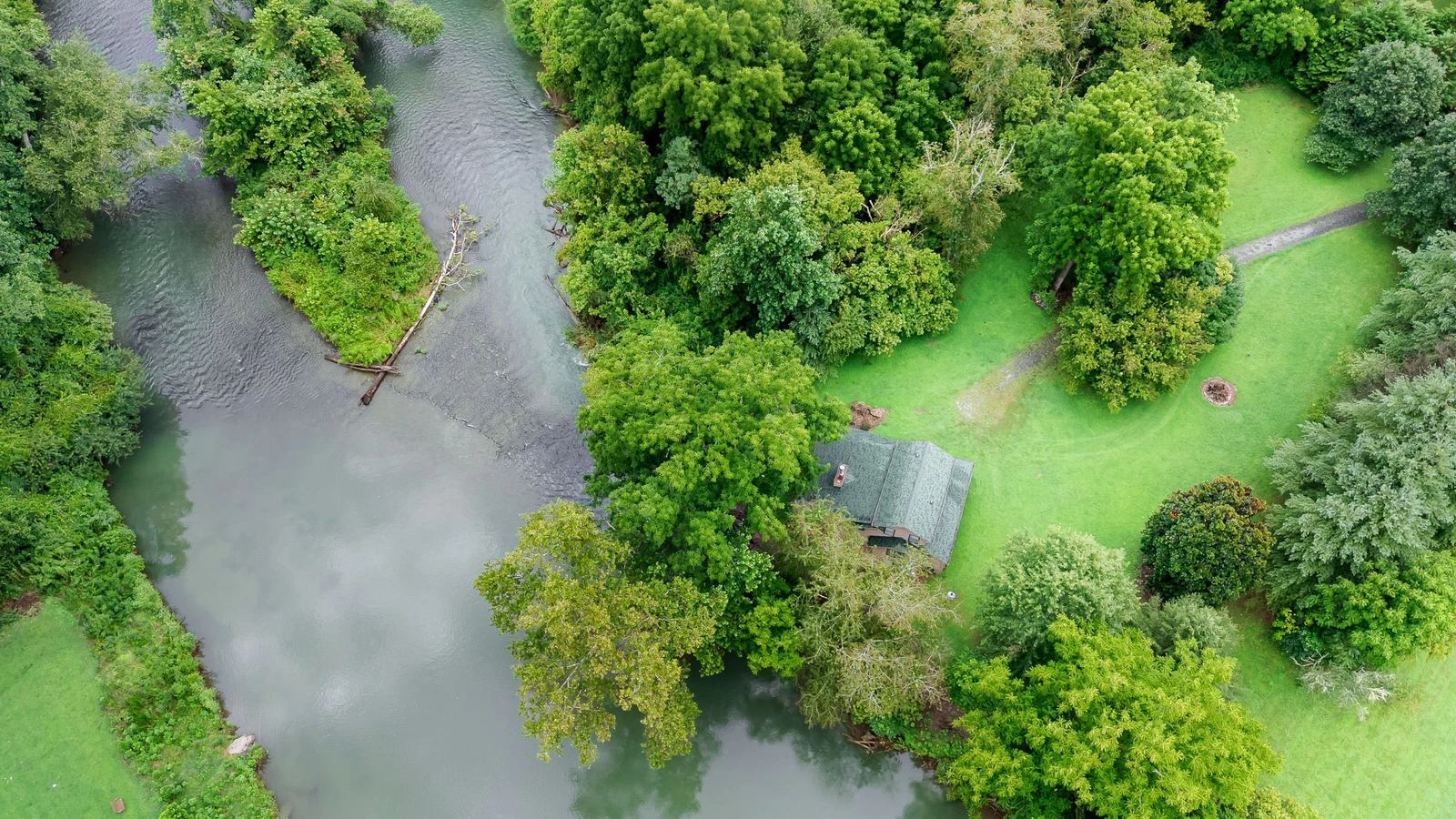 Almost Heaven-Riverfront Getaway