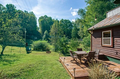The Cozy Cabin