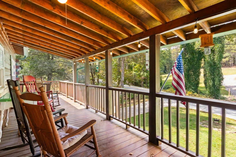 The Cozy Cabin