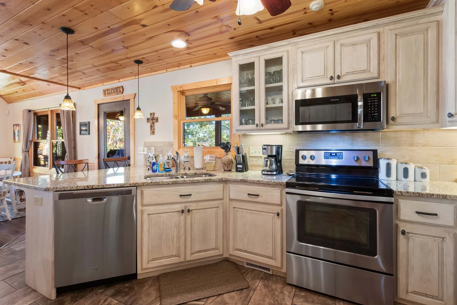 One Away Cabin-Wrap-around Porch