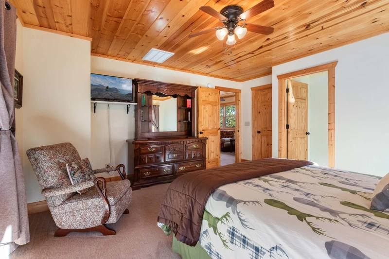 One Away Cabin-Wrap-around Porch
