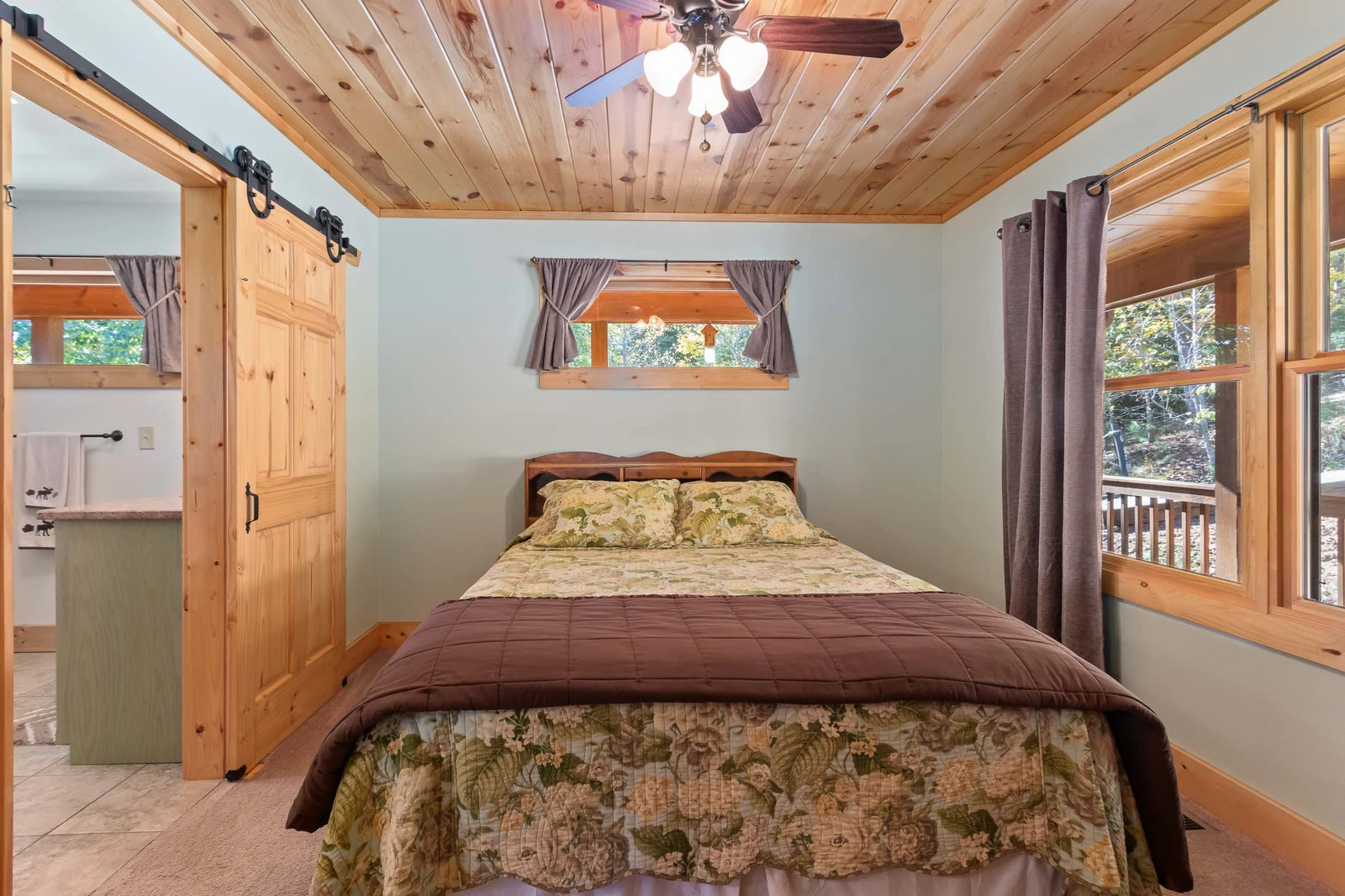 One Away Cabin-Wrap-around Porch