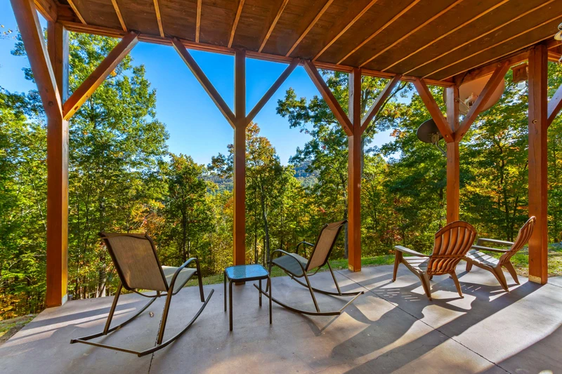 One Away Cabin-Wrap-around Porch
