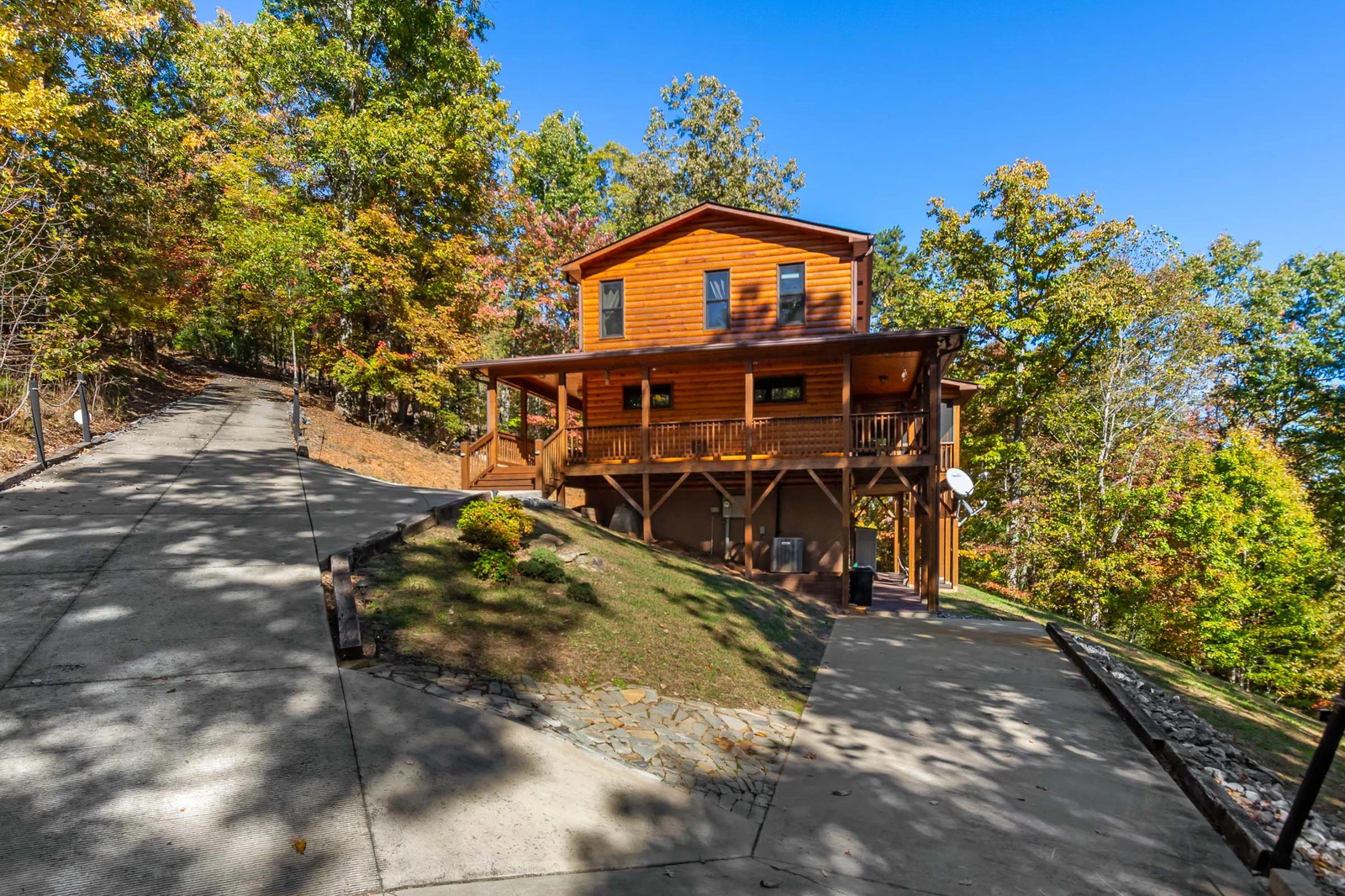 One Away Cabin-Wrap-around Porch