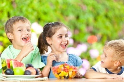kids eating outdoors