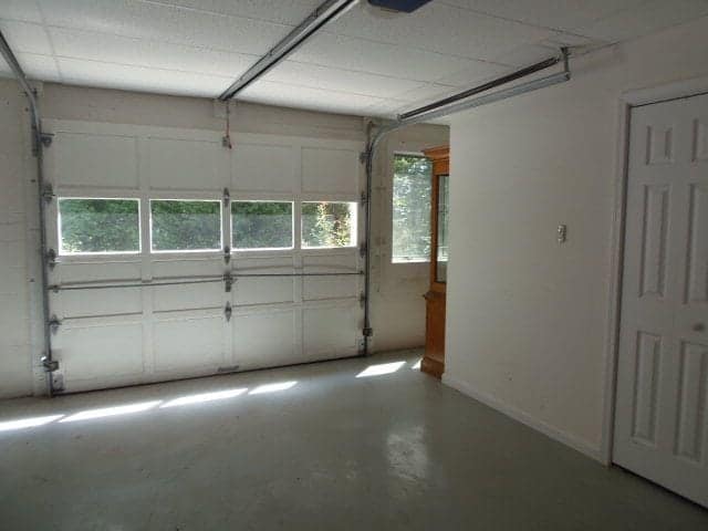 The garage in a Murphy North Carolina cabin rental.