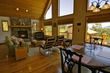 The living room and dining area in a Murphy NC cabin for rent.