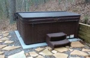 Hot tub at Bear Haven Cabin