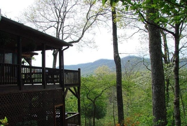 Highland Chalet, one of the best Murphy North Carolina cabin rentals with 3 or more bedrooms.