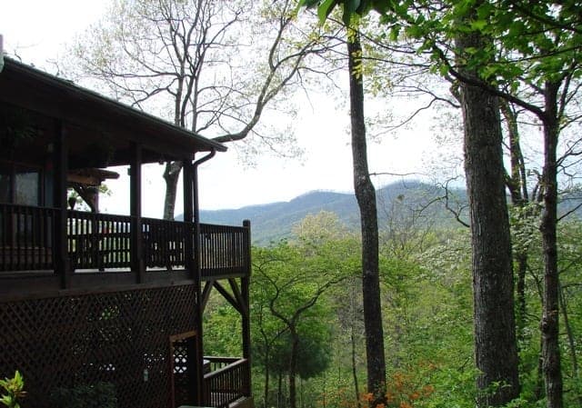 Highland Chalet, one of the best Murphy North Carolina cabin rentals with 3 or more bedrooms.