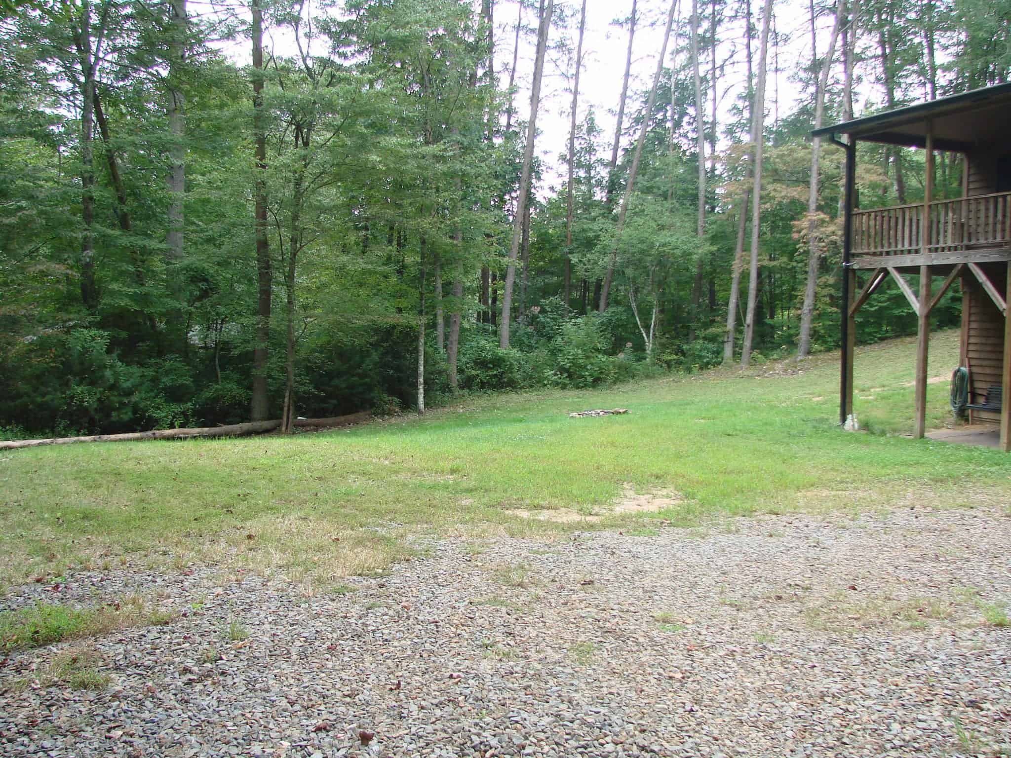 A cabin for rent in a wooded area in Murphy NC.