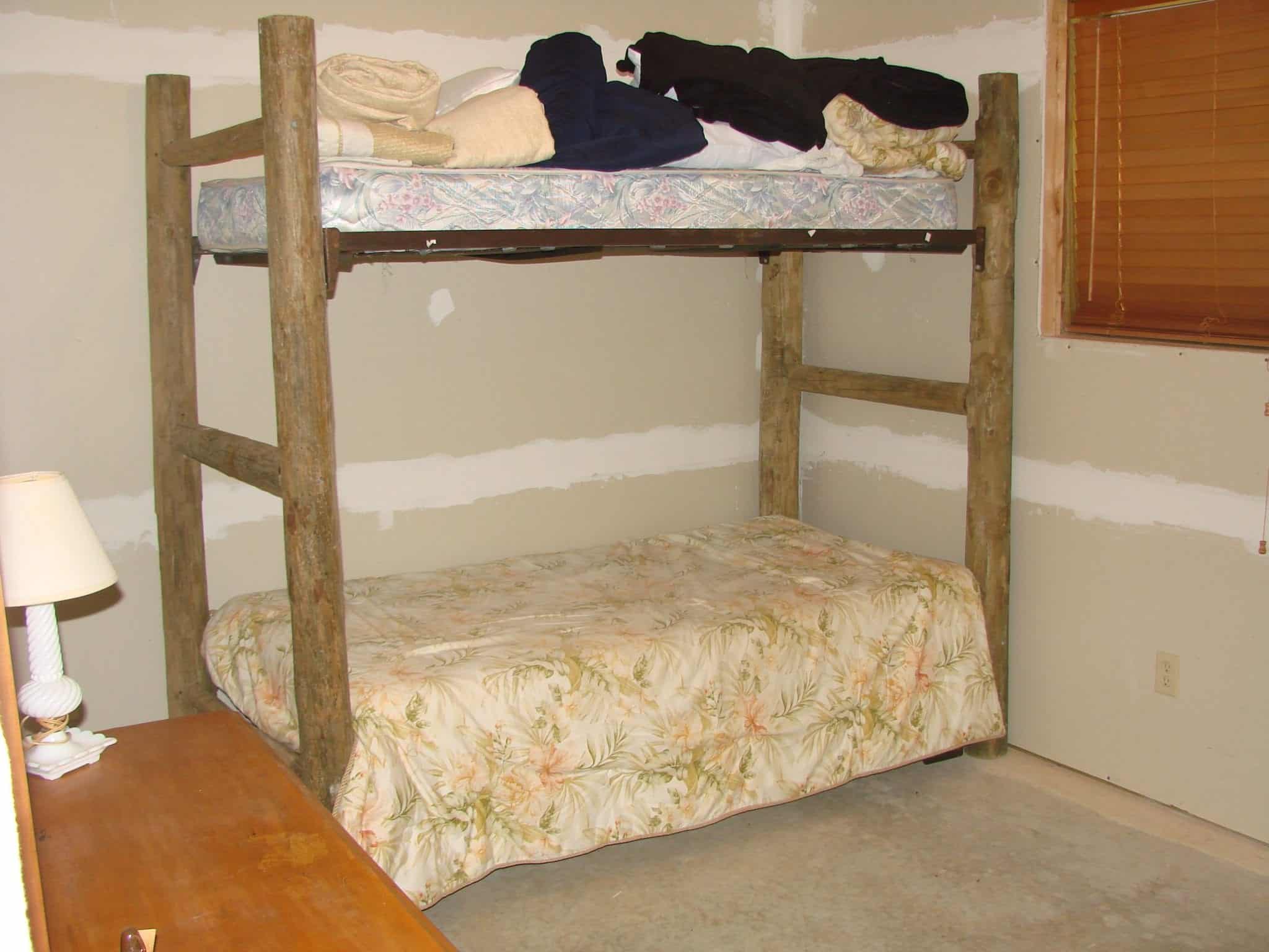 Bunk beds in a cabin rental in Murphy NC.