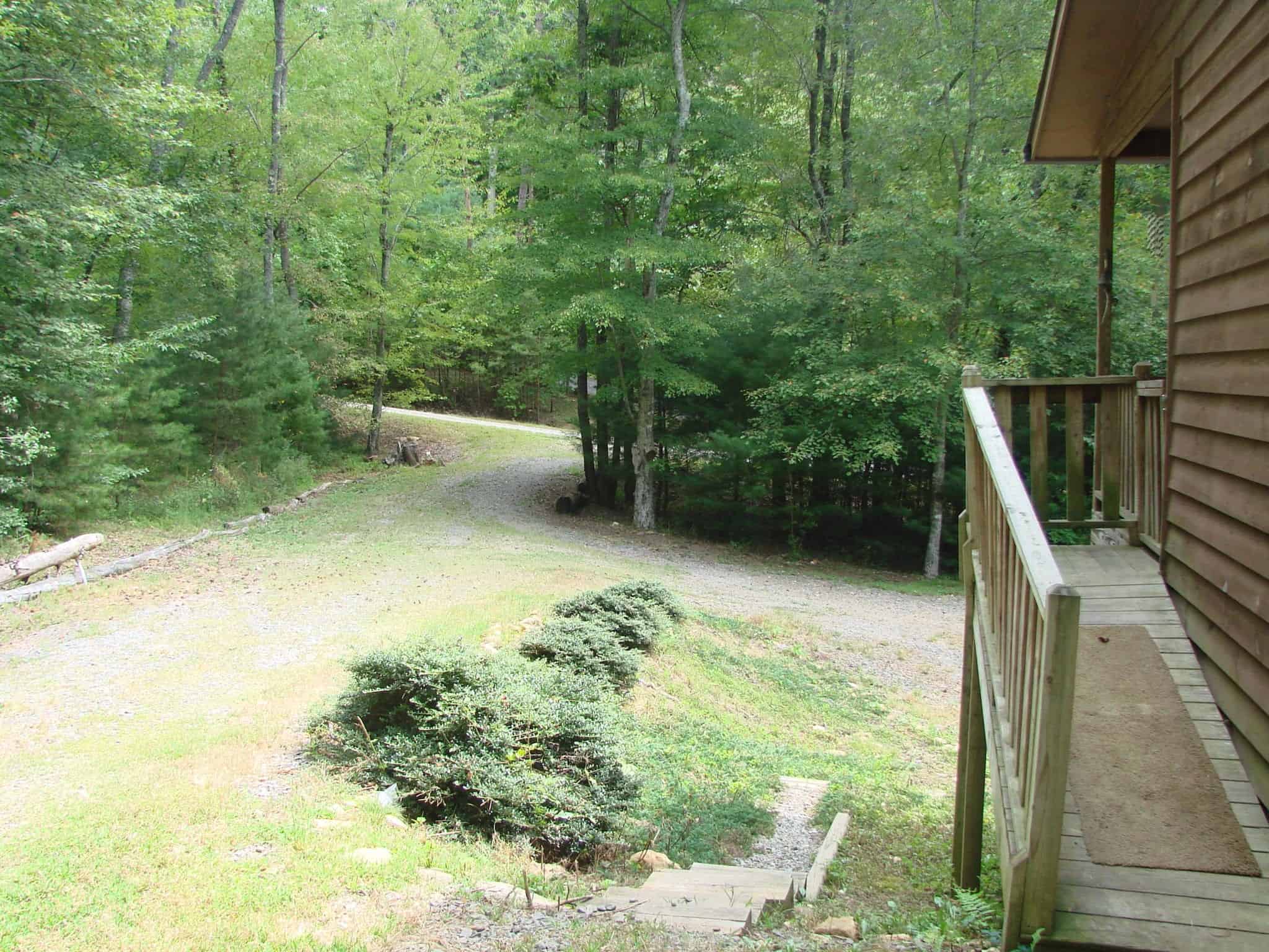 A cabin rental in the woods in Murphy NC.