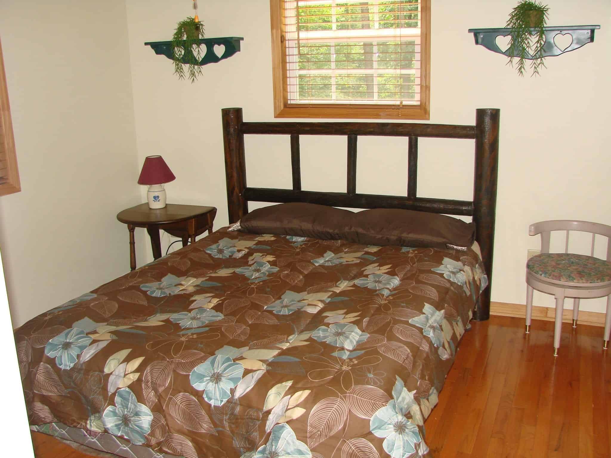 A large bed in a Murphy NC cabin rental.
