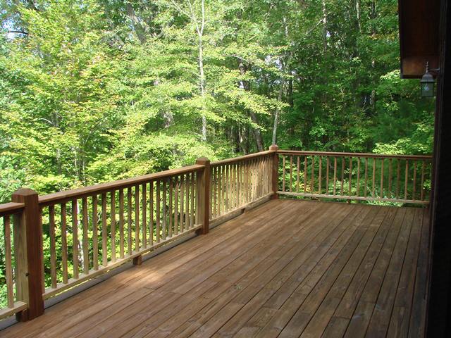 The spacious deck of a vacation rental in Murphy NC.