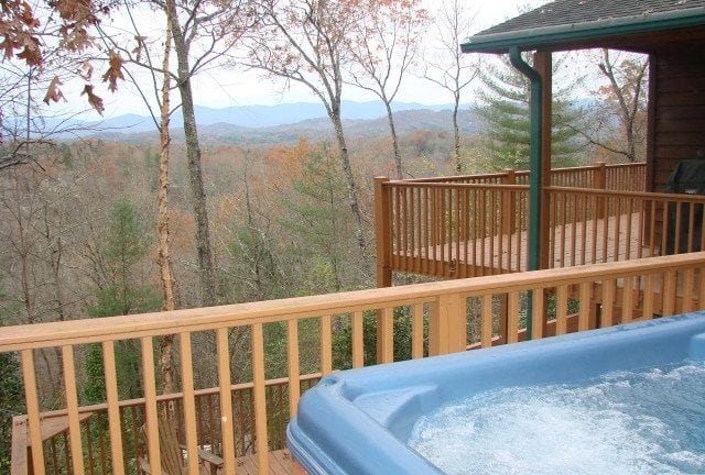 3 Ways to Enjoy Summer Vacation at Our Cabins in Murphy North Carolina for Rent.