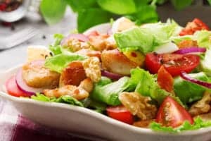 salad with tomatoes and onions